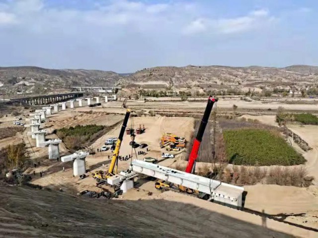 五字灣集運(yùn)站1號(hào)特大橋架設(shè)T梁正式開工