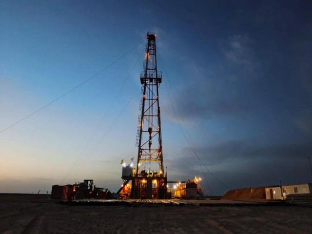 萬(wàn)創(chuàng)石油 | 大漠深處堅(jiān)守 西部油區(qū)立業(yè)