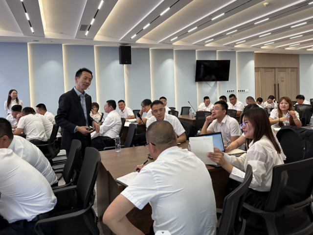 萬創(chuàng)管理學院開展《打造高績效團隊》專題培訓