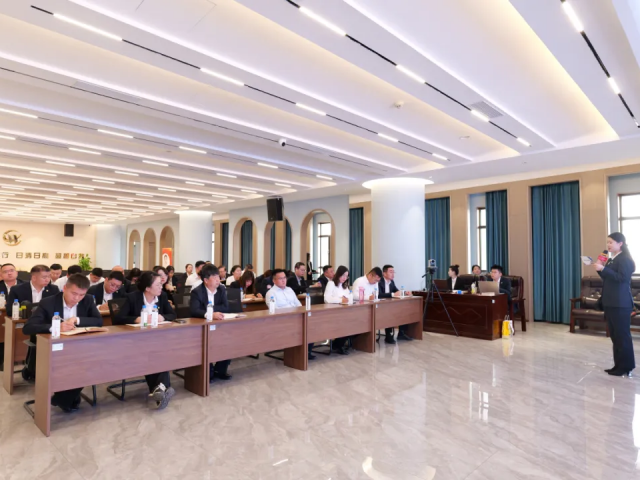 萬創(chuàng)管理學(xué)院開展新《公司法》專題培訓(xùn)